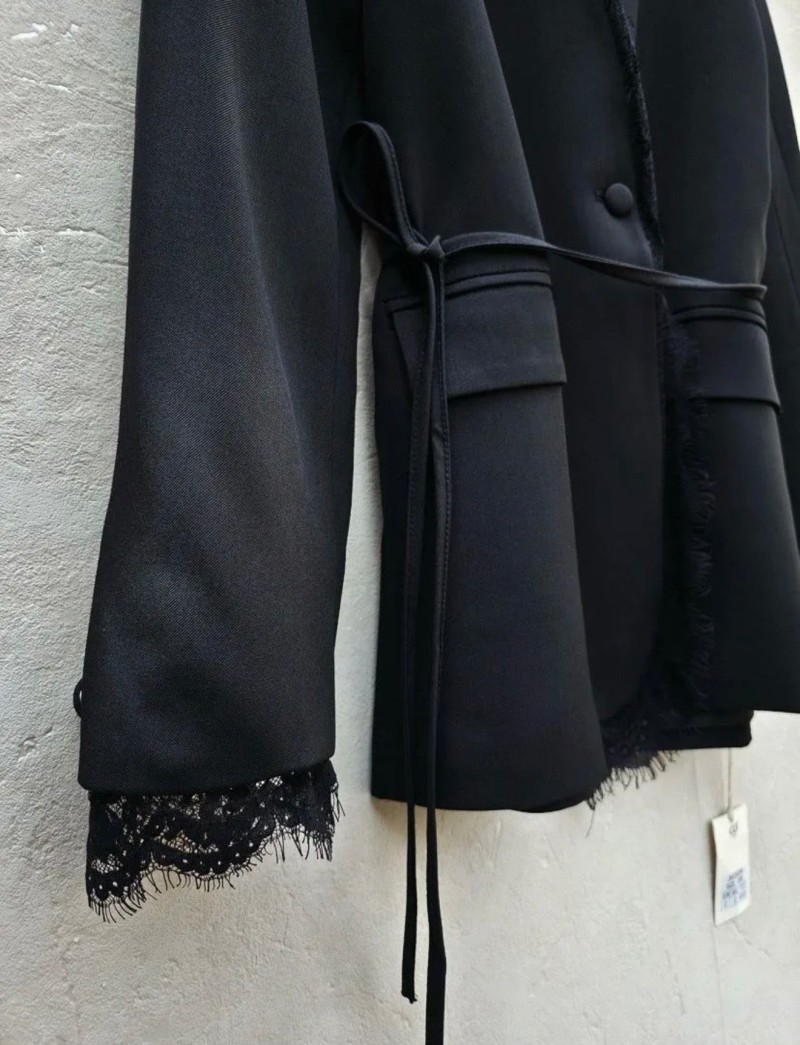 Blazer Black BE ICONIIC